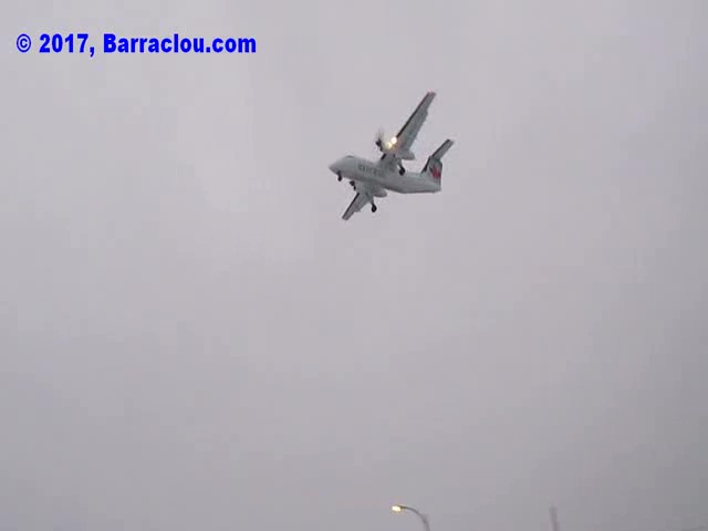 Air Canada Jazz - Bombardier Dash 8 Q100 - C-FGRY - FIN 844 (Transf�r� chez Air Canada Express - Jazz Aviation)